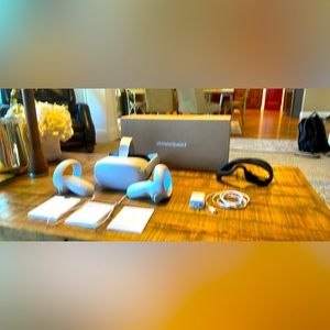 Meta Quest 2 oculus like new!